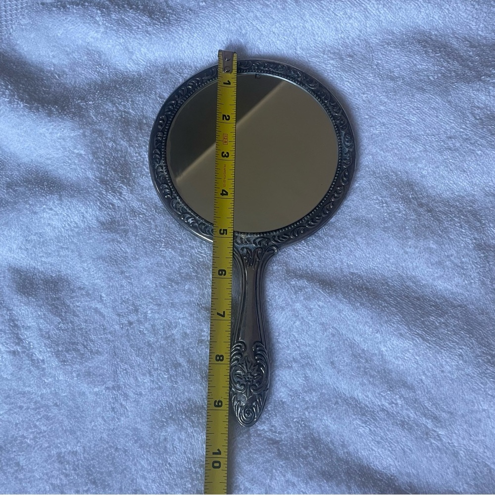Vintage Victorian Hand Mirror with beautiful detail - Picture 5 of 8
